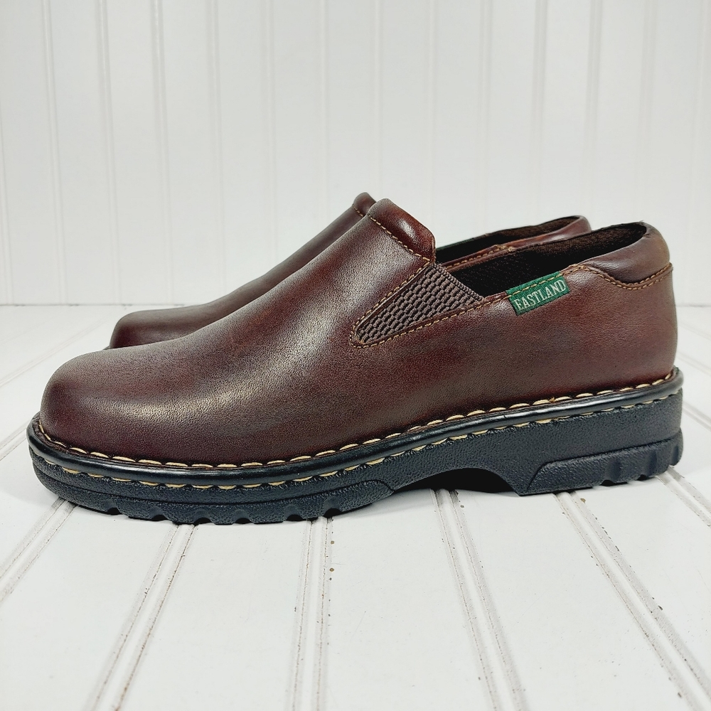 NEW Eastland Women's Newport Slip On Brown Leather Shoe SIze 10